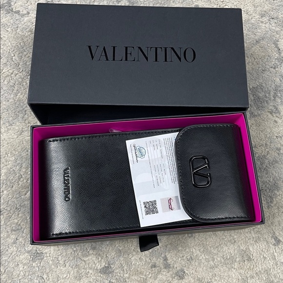 VALENTINO GARAVANI EYEWEAR V Logo Goldcut Cat Eye Sunglasses Pink Fuchsia main image 15